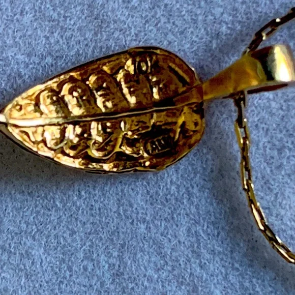 10k gold LEAF pendant necklace - Picture 3 of 5